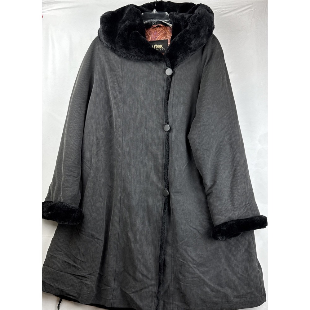 UTEX Classic Women's‎ Coat M Gray Faux Fur Collar Paisley Lined Button